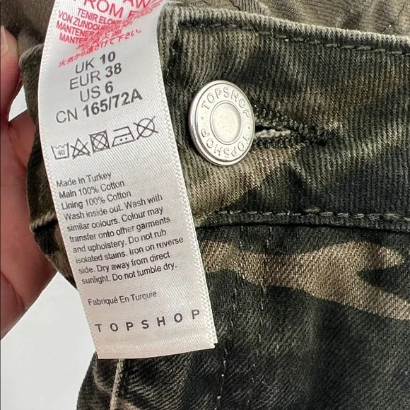 Topshop Green Camouflage Mini Skirt women’s size 6 - Picture 4 of 6